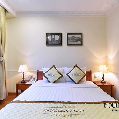 Boulevard Hotel Дуонг-Донг Экстерьер фото