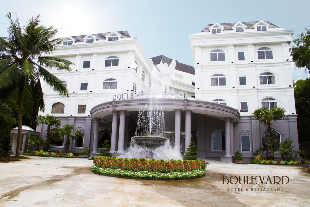 Boulevard Hotel Дуонг-Донг Экстерьер фото