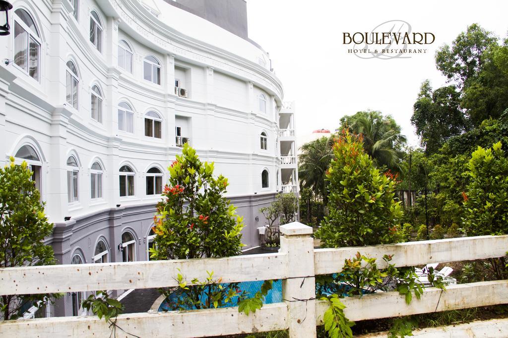 Boulevard Hotel Дуонг-Донг Экстерьер фото