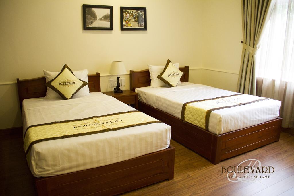 Boulevard Hotel Дуонг-Донг Экстерьер фото