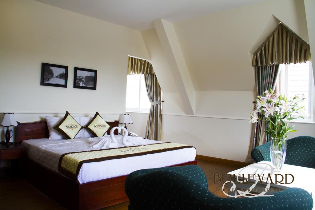 Boulevard Hotel Дуонг-Донг Экстерьер фото