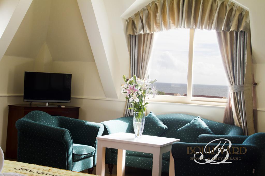Boulevard Hotel Дуонг-Донг Экстерьер фото