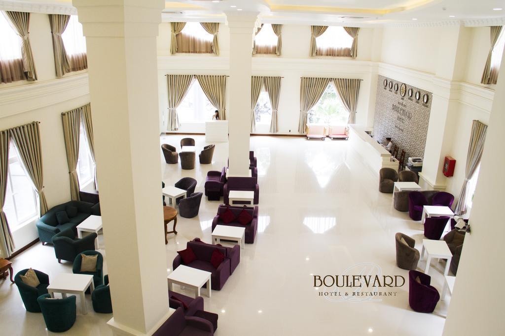 Boulevard Hotel Дуонг-Донг Экстерьер фото