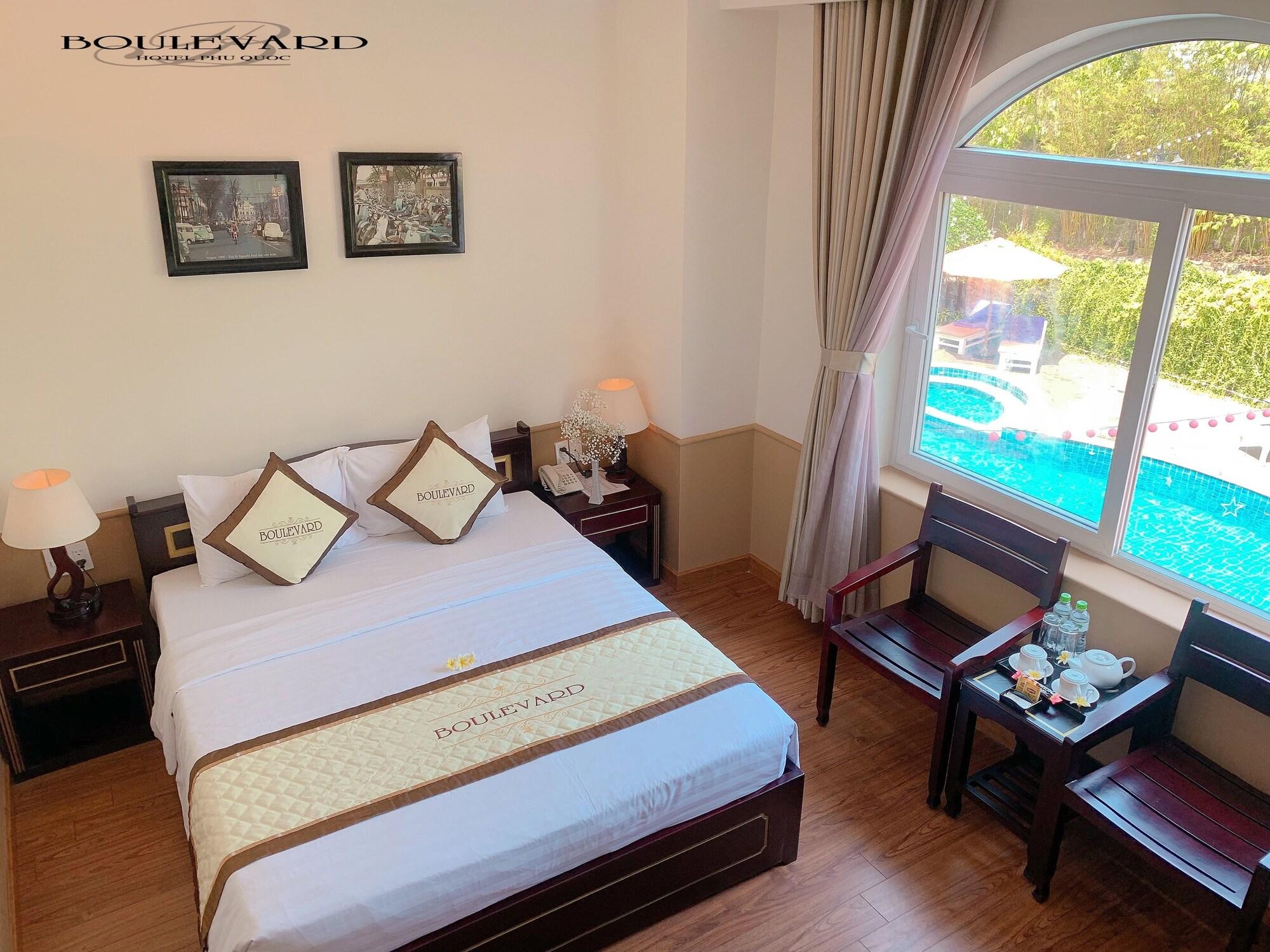Boulevard Hotel Дуонг-Донг Экстерьер фото
