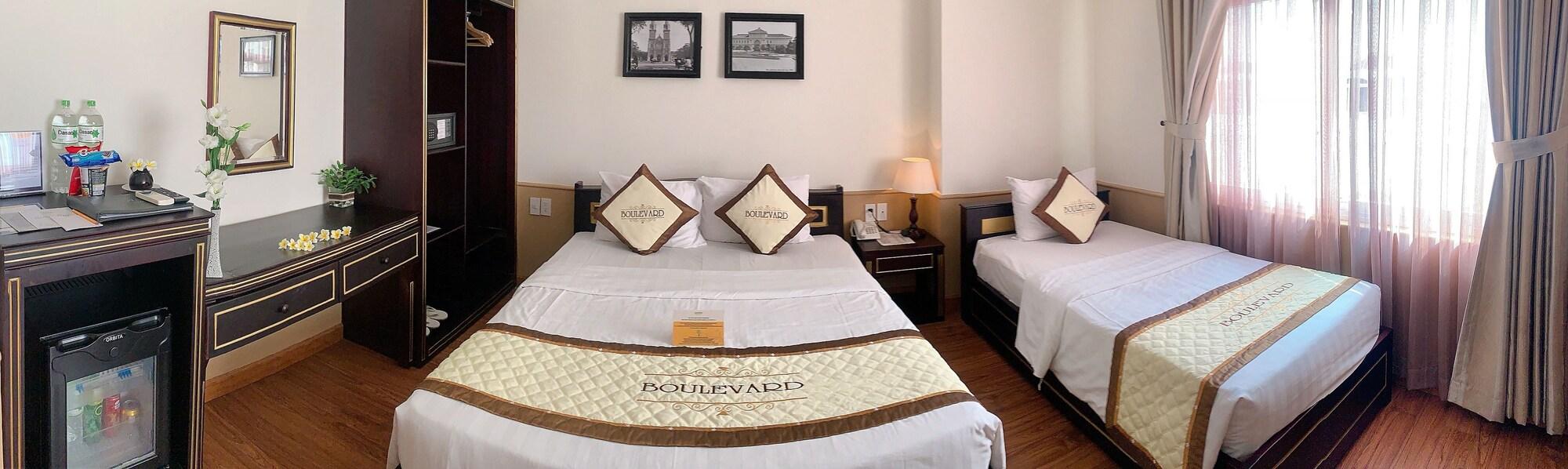 Boulevard Hotel Дуонг-Донг Экстерьер фото