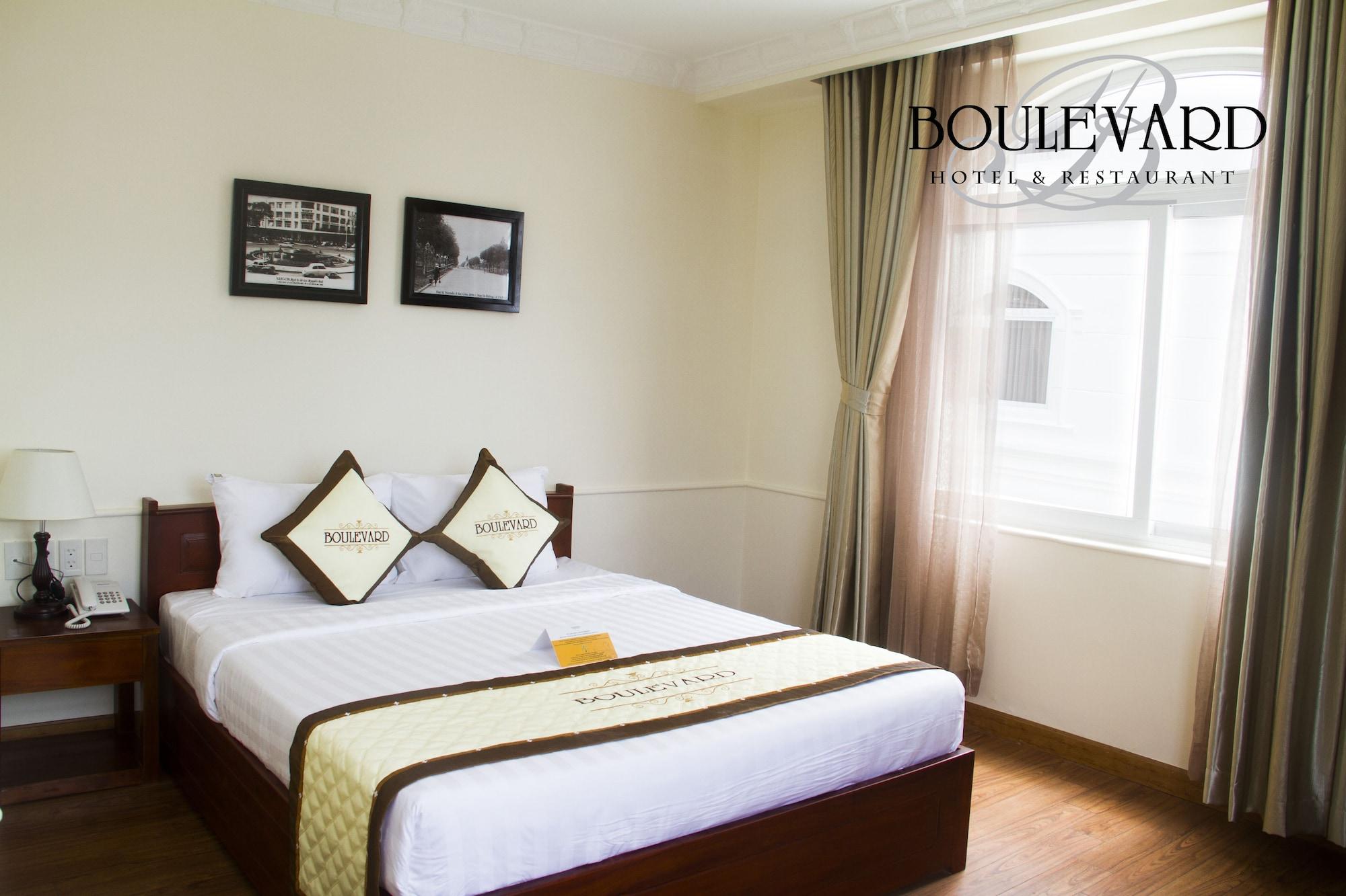 Boulevard Hotel Дуонг-Донг Экстерьер фото