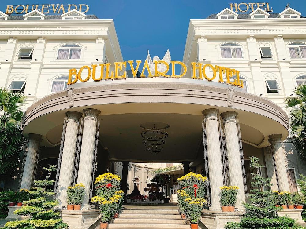 Boulevard Hotel Дуонг-Донг Экстерьер фото
