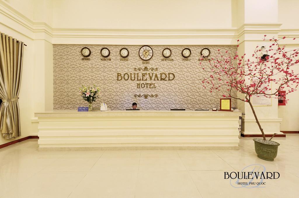 Boulevard Hotel Дуонг-Донг Экстерьер фото