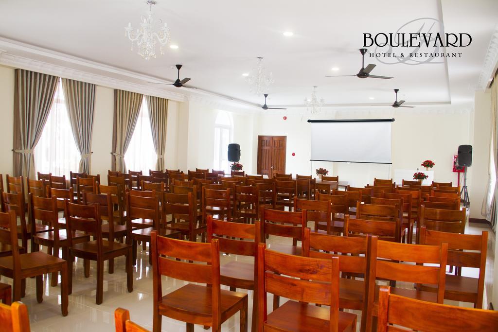 Boulevard Hotel Дуонг-Донг Экстерьер фото