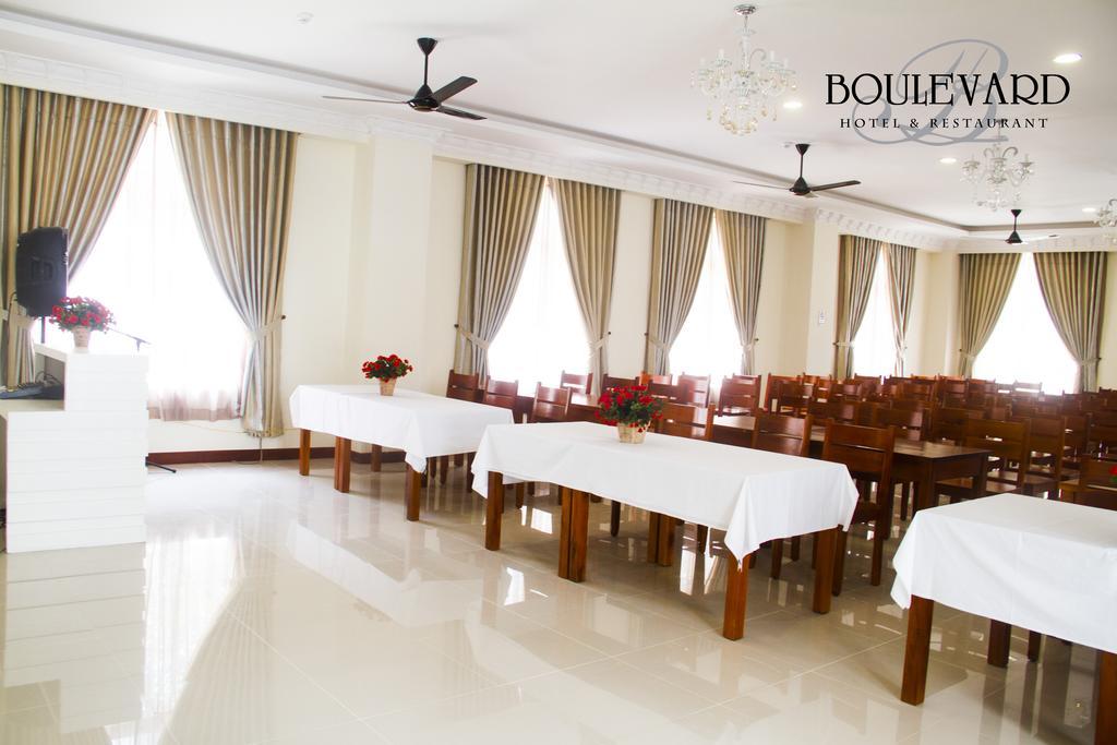 Boulevard Hotel Дуонг-Донг Экстерьер фото