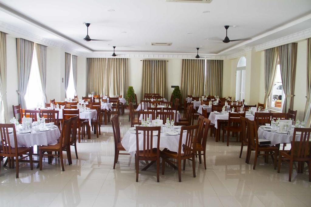 Boulevard Hotel Дуонг-Донг Экстерьер фото