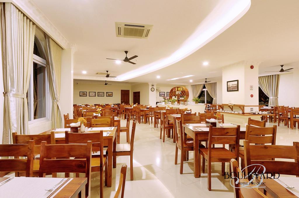 Boulevard Hotel Дуонг-Донг Экстерьер фото
