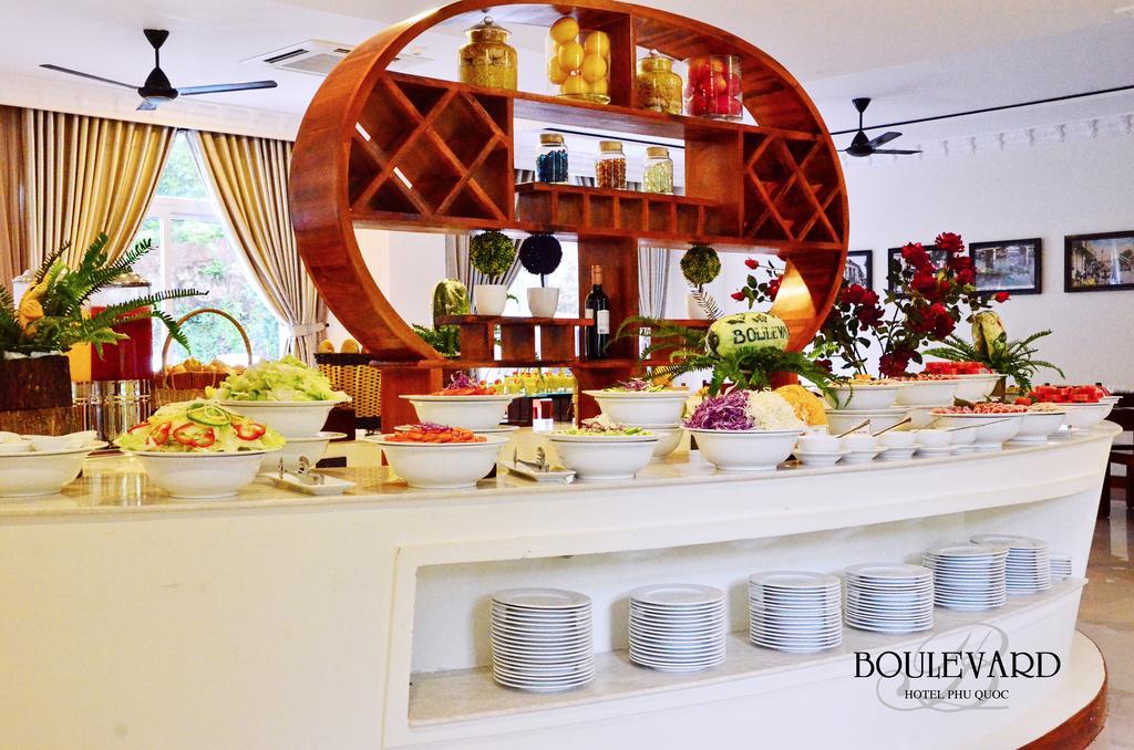 Boulevard Hotel Дуонг-Донг Экстерьер фото