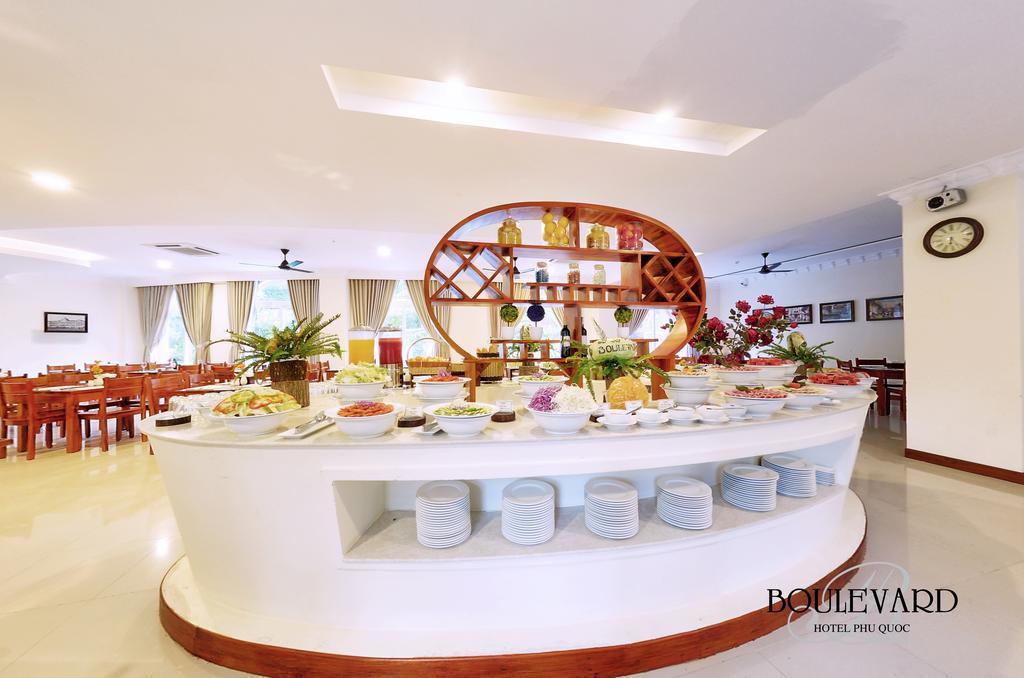 Boulevard Hotel Дуонг-Донг Экстерьер фото
